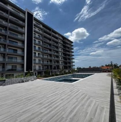 Arrenda-se flat T3 com piscina campo de basket - PALMAR