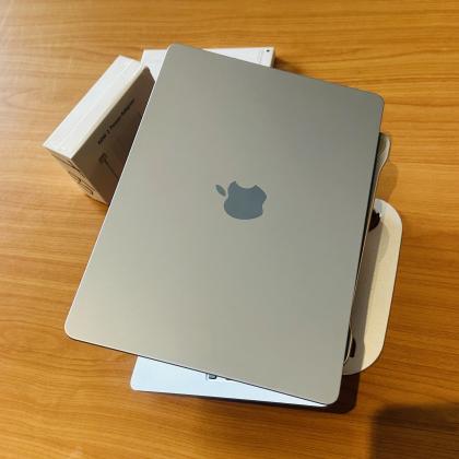 Apple MacBook Air 2025 | Apple M4 | 16GB RAM | 512GB SSD | 13.6”  Apple MacBook Air 2025 com processador Apple M4, 16GB RAM, 512GB SSD, ecrã 13.6” Liq
