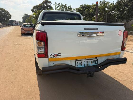 MITSUBISHI TRITON L200 2.5cc 4x4 MANUAL