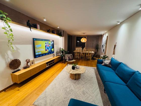 T3+1 Mobiliado e Decorado (pronto a entrar)