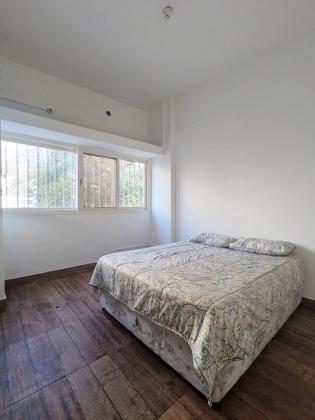 Arrenda-se flat T2 no 1⁰ andar - POLANA
