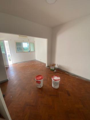Arrenda-se flat T2 climatizada no 2⁰ andar - MALHANGALENE