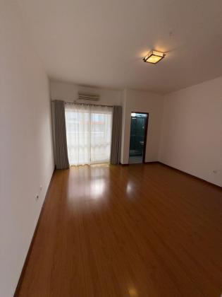 Arrenda-se moradia T4 (4 suites) com piscina e anexo - TRIUNFO VELHO