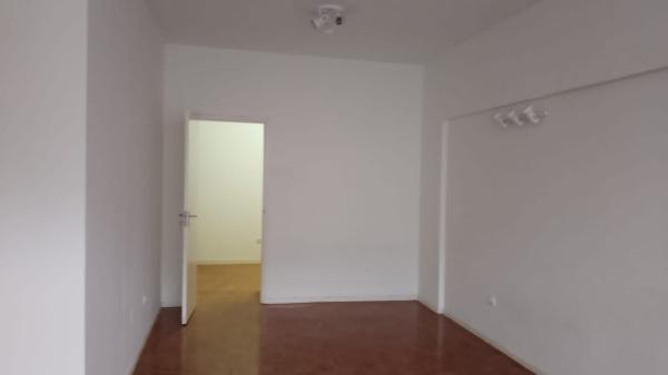 Arrenda-se flat T3 suite no 1⁰ andar - POLANA