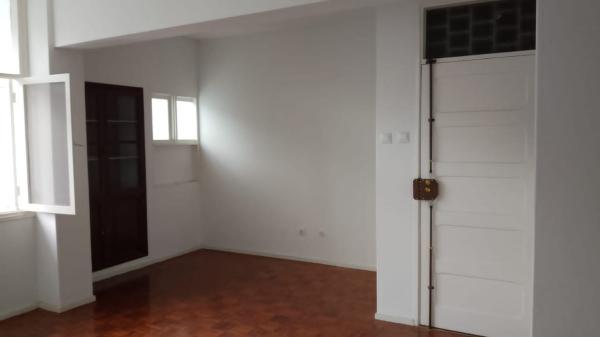 Arrenda-se flat T3 suite no 1⁰ andar - POLANA