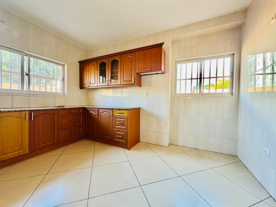 Arrenda-se Moradia Duplex T3 no Bairro Triunfo Velho