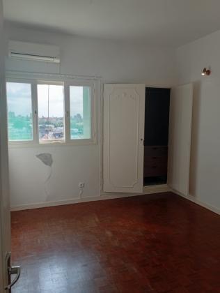 Arrenda-se flat T4 climatizada com vista ao mar - POLANA