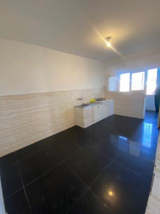 Vende-se Flat T3 na Malhangalene