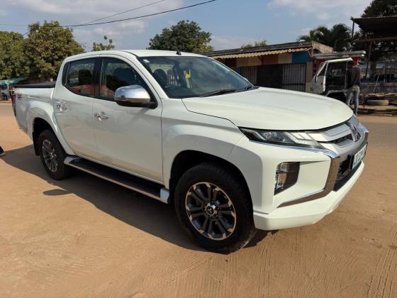 MITSUBISHI TRITON L200 2.5cc 4x4 MANUAL