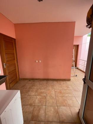 MOBILADA - arrenda-se flat T3 suite com piscina e vista ao mar