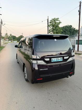 TOYOTA VELLFIRE 2.4cc 2011