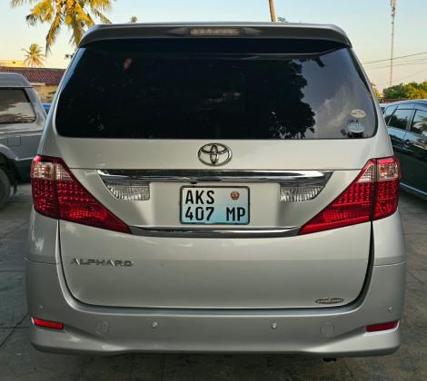 TOYOTA ALPHARD 2.4cc 2010 RÉCEM IMPORTADO