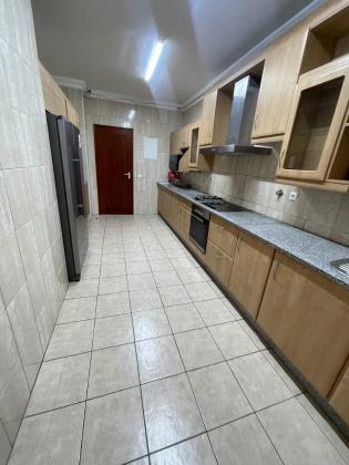 MOBILADA - arrenda-se flat T3 suite com piscina e vista ao mar