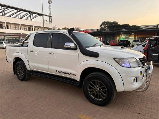 TOYOTA HILUX LEGEND 45 3.0 D4D MANUAL 4X4