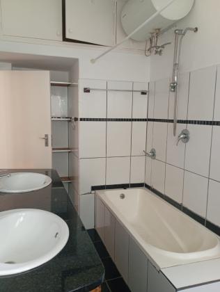 Arrenda-se flat T4 climatizada com vista ao mar - POLANA
