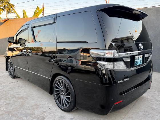 TOYOTA VELLFIRE Z PLATINUM 2012 2.4cc RÉCEM CHEGADO