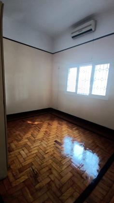 Arrenda-se flat T3 climatizada no 1⁰ andar - MALANGA