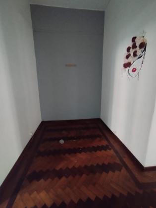 Arrenda-se flat T2 tipo geminada no 1⁰ andar com terraco privado - B. CENTRAL