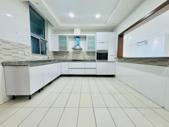 Arrenda-se Espaçoso Apartamento T3 no Maputo Beach Front_Av. Marginal
