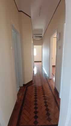 Arrenda-se flat T3 climatizada no 1⁰ andar - MALANGA