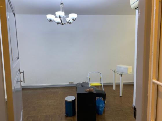 Vende-se flat T3 no 1⁰ andar - MALHANGALENE