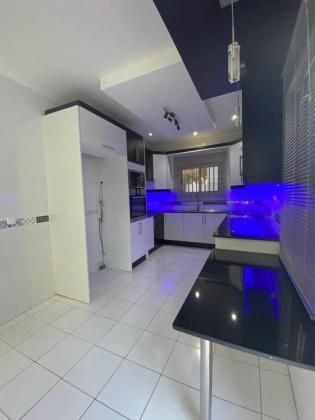 Arrenda-se moradia T2 suite com piscina e anexo - COSTA DO SOL
