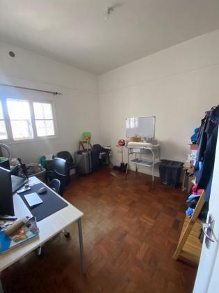 Vende-se flat T3 climatizada em predio curto - POLANA
