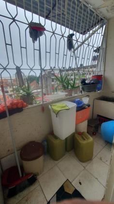 Arrenda-se Flat T3 climatizada no 3⁰ andar e ultimo com anexo - ALTO MAE