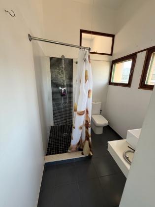 Vende se moradia duplex tipo 4 com suite no bairro da coop