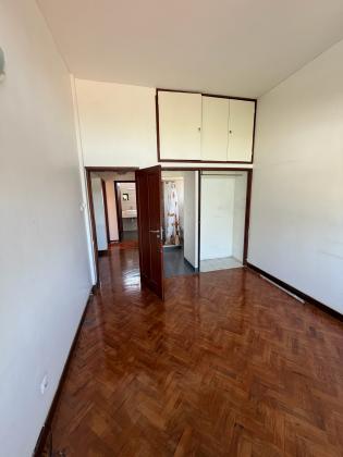 Vende se moradia duplex tipo 4 com suite no bairro da coop