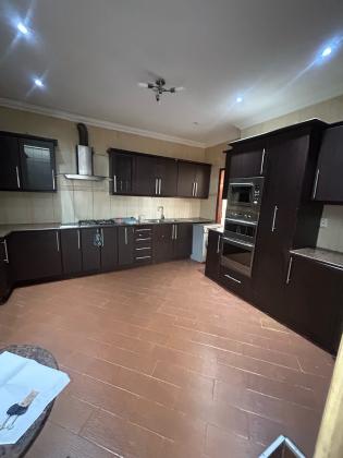 Moradia Comercial 4 Quartos/3WC – Av. Patrice Lumumba, Maputo (95.000MT)