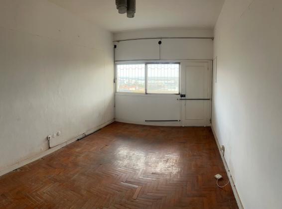 Arrenda-se Apartamento T2  moderno no 8° andar num predio alto
