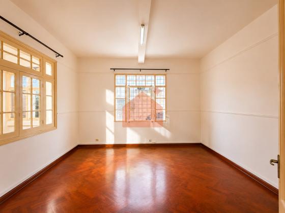 VENDE-SE GEMINADA T3 BAIRRO DA POLANA