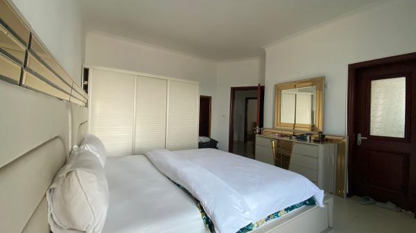 Arrenda-se flat T3 (2 suites) com vista ao mar - AV. MARGINAL