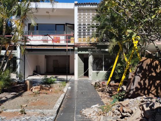 Vende-se Moradia T5 na Sommershield