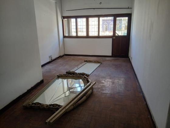 Arrenda-se um apartamento  tipo 3 na  Baixa