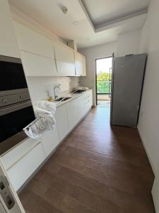 Arrenda-se flat T3 suite climatizada em predio novo - POLANA