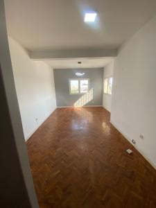 Vende-se Flat T3 na Malhangalene
