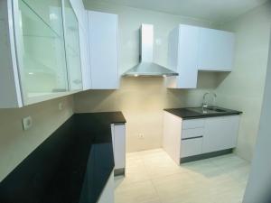 Arrenda-se flat T3 suite no 1⁰ andar - POLANA