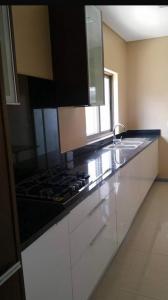Arrenda-se flat T3 suite climatizada - SOMMERSCHIELD II