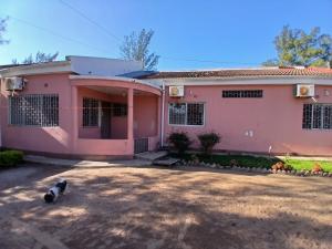 Arrenda-se Vivenda T2 dentro de Mini-Condominio na Sommershield II_Proxima à Escola Portuguesa