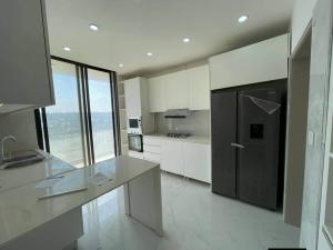 Arrenda-se flat T3 suite em predio novo - ESCOLA PORTUGUESA