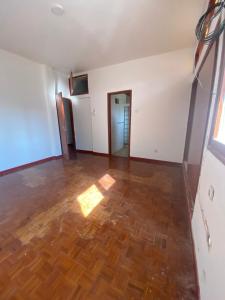 arrenda-se apartamento T4 no bairro da polana