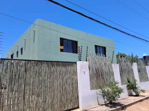 Arrenda-se Moradia/Geminada T3 no Bairro Costa do Sol/Dona Alice