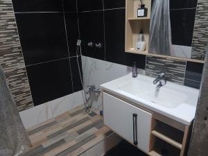 Arrenda-se um apartamento  tipo  3 no bairro  Central