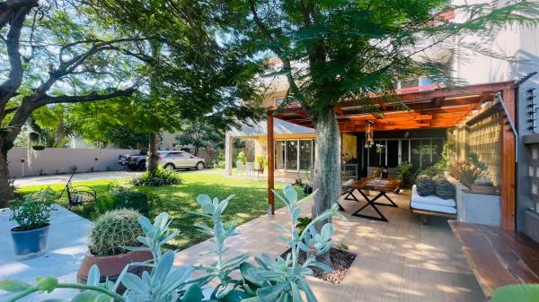 Vende-se Moradia T5 no Bairro Triunfo Velho