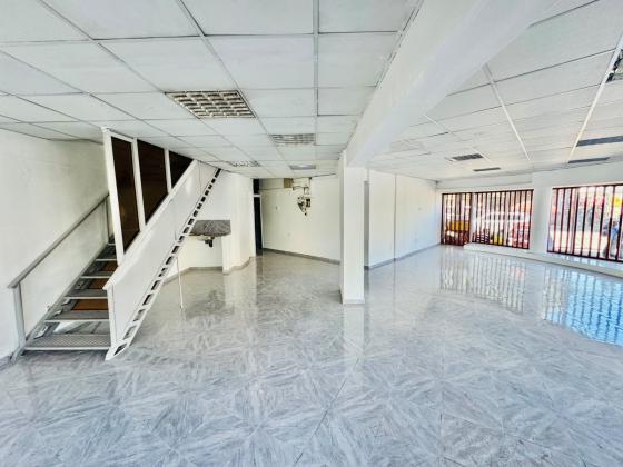Arrenda-se Loja no Alto Maé_Av. Angola