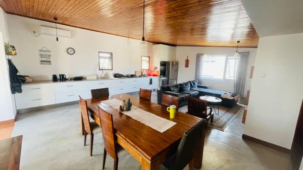 Vende-se Moradia T5 no Bairro Triunfo Velho