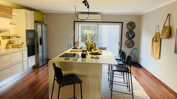Vende-se Moradia T5 no Bairro Triunfo Velho