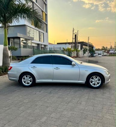 TOYOTA MARK X 2.5cc 2004
